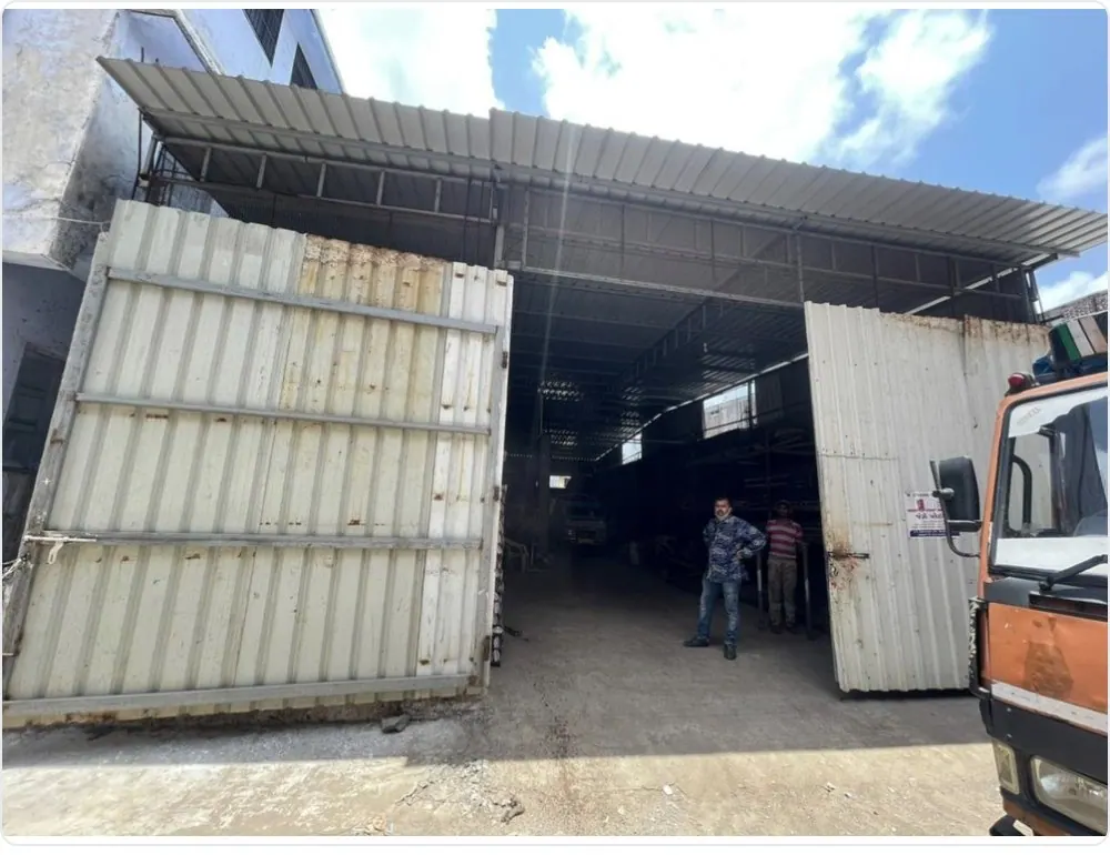 J B Plate Depo warehouse in Surat